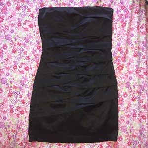Trixxi Strapless Black cocktail dress